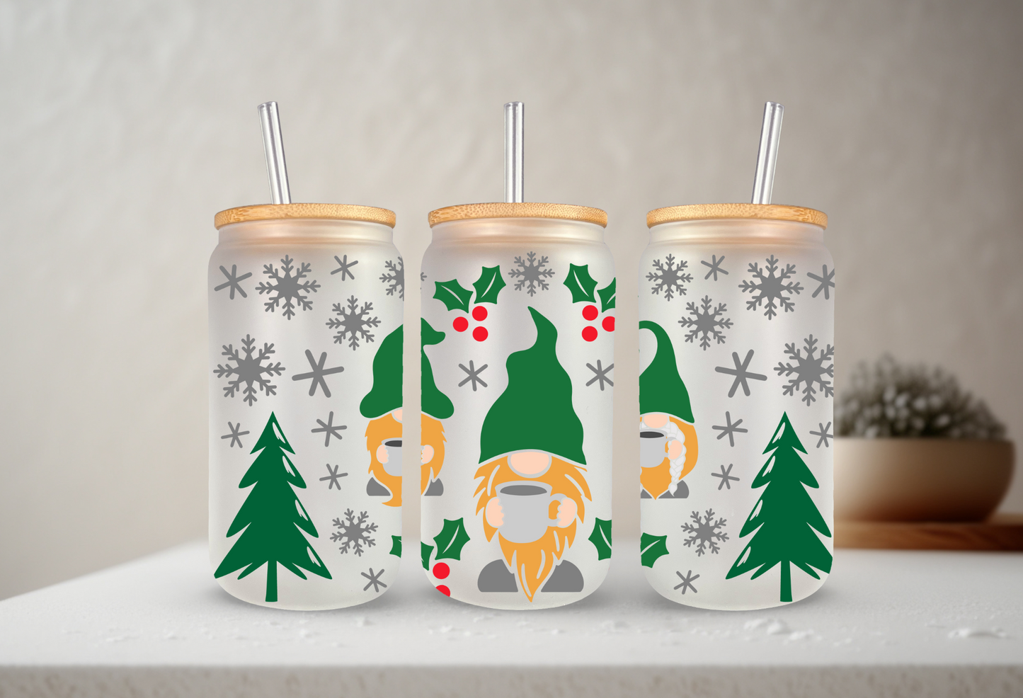 Christmas Gnomes | UVDTF | 20 oz Libbey Can Glass with Bamboo Lid & Straw