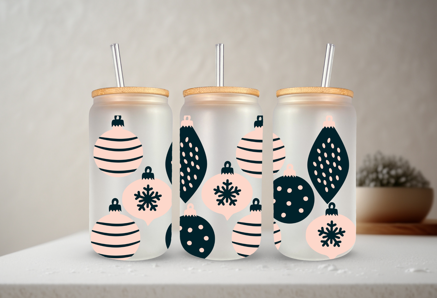 Festive Baubles | UVDTF | 20 oz Libbey Can Glass with Bamboo Lid & Straw