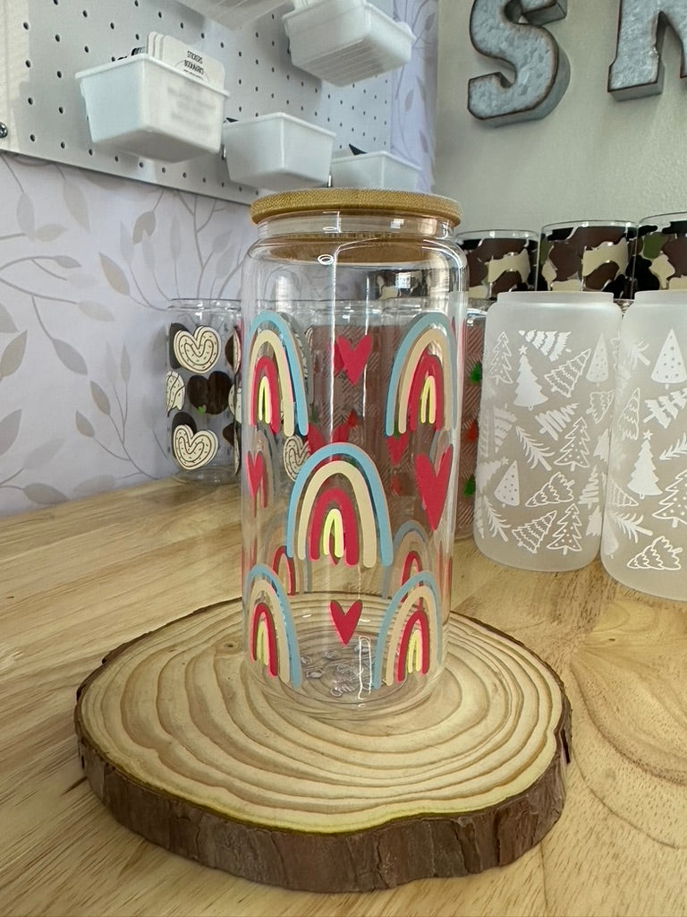 Rainbow Hearts | VINYL | 20 oz Libbey Can Glass with Bamboo Lid & Straw