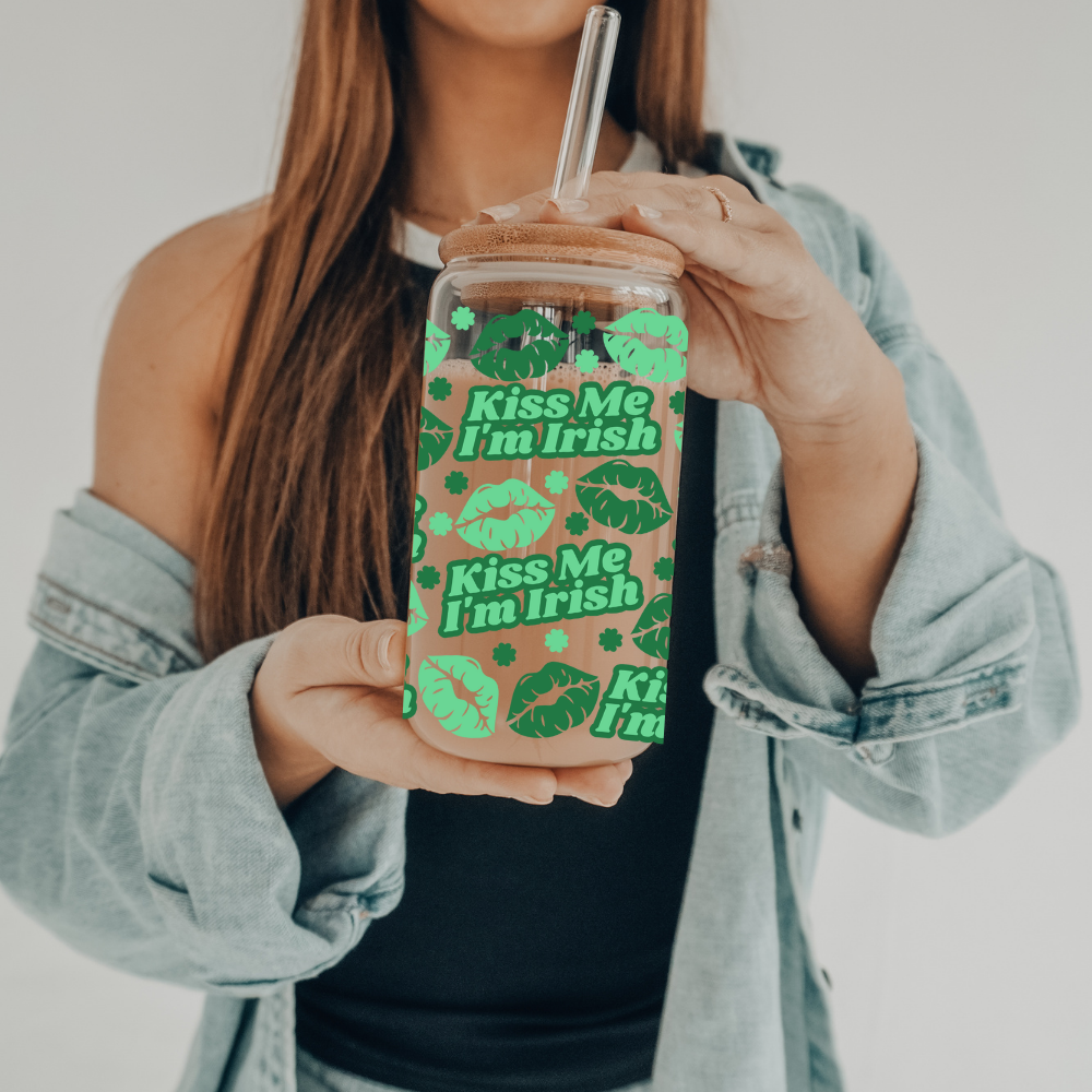 Kiss Me, I'm Irish | VINYL | 20 oz Libbey Can Glass with Bamboo Lid & Straw