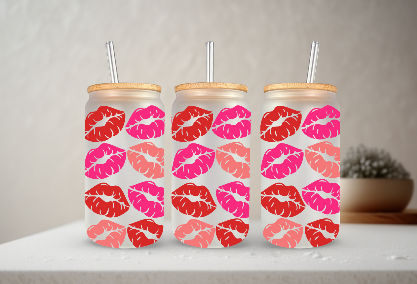 Kisses | VINYL | 20 oz Libbey Can Glass with Bamboo Lid & Straw