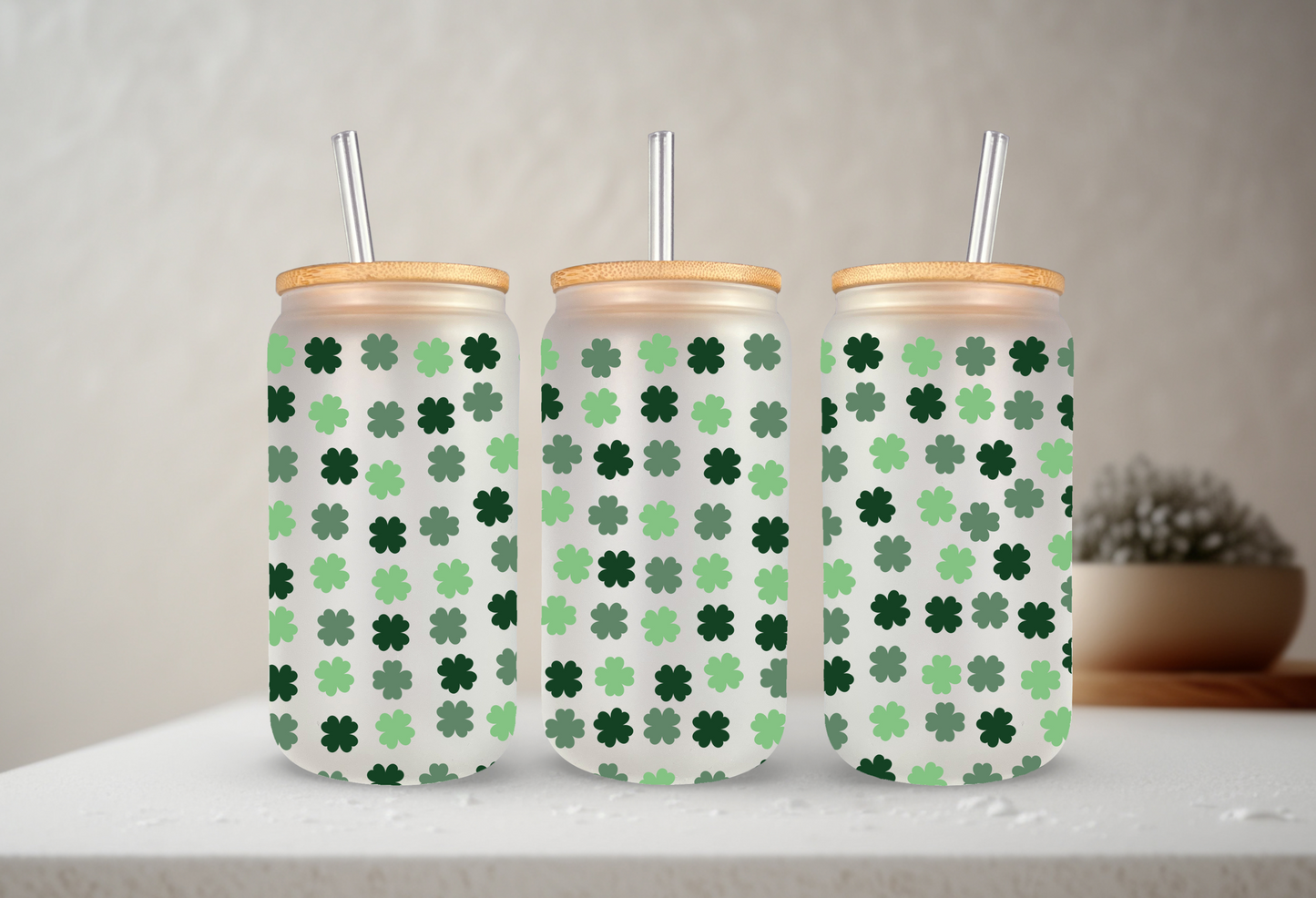 Shamrocks | UVDTF | 20 oz Libbey Can Glass with Bamboo Lid & Straw