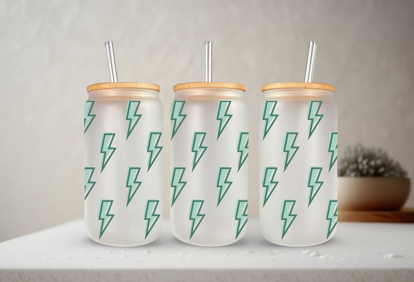 Lightning Bolts | UVDTF | 20 oz Libbey Can Glass with Bamboo Lid & Straw