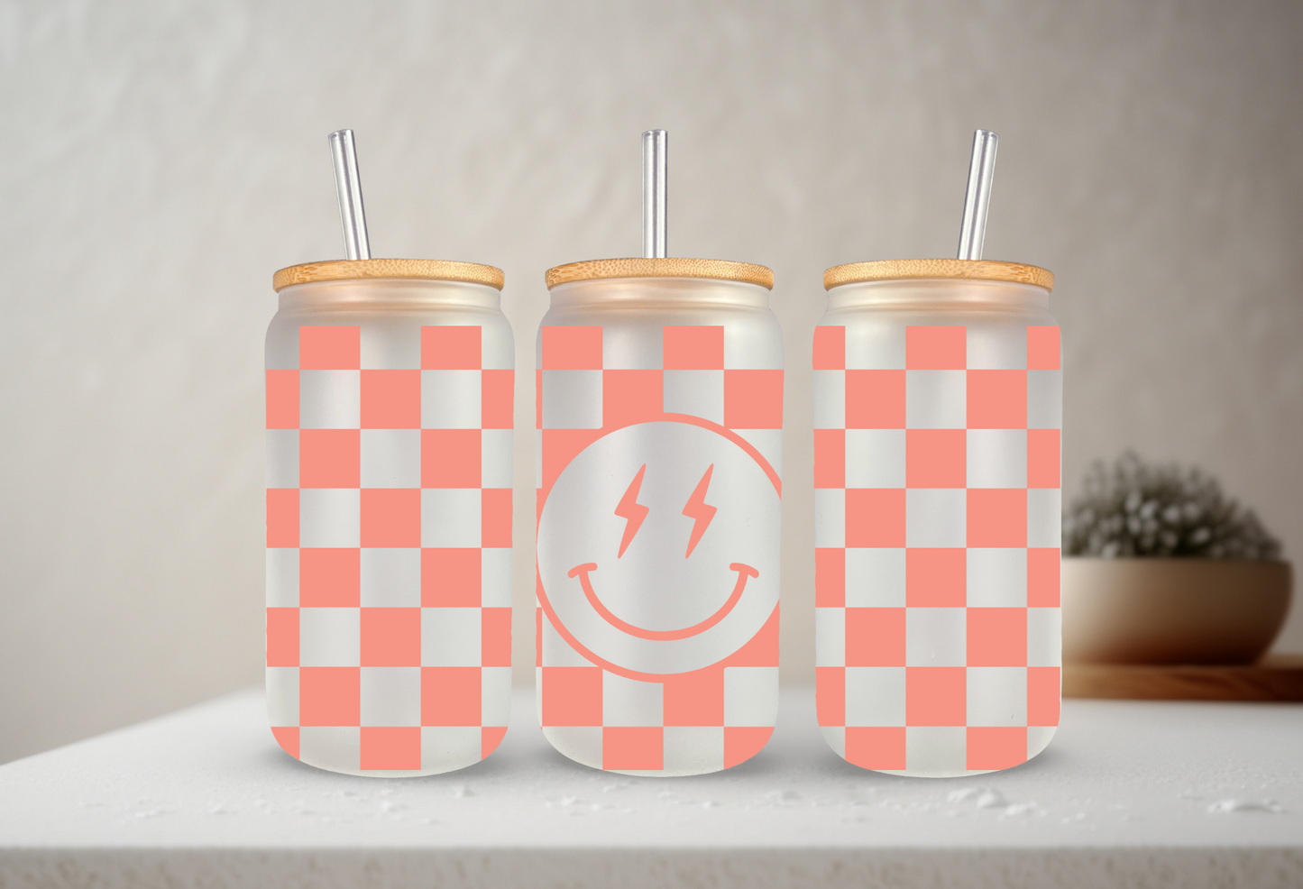 Checkered Smiley | UVDTF | 20 oz Libbey Can Glass with Bamboo Lid & Straw