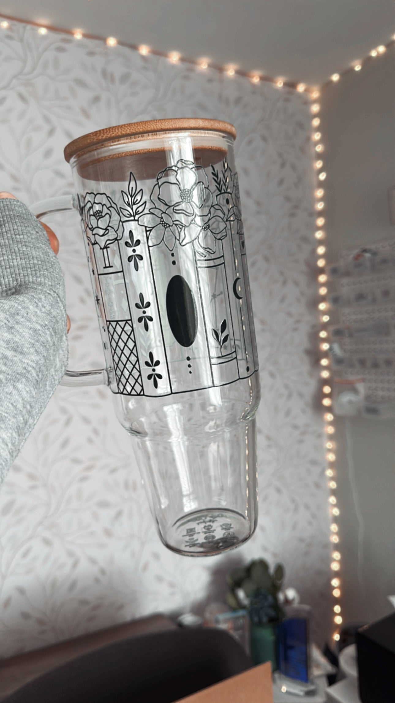 Floral Books | UVDTF | 40 oz Glass Tumbler with Bamboo Lid & Straw