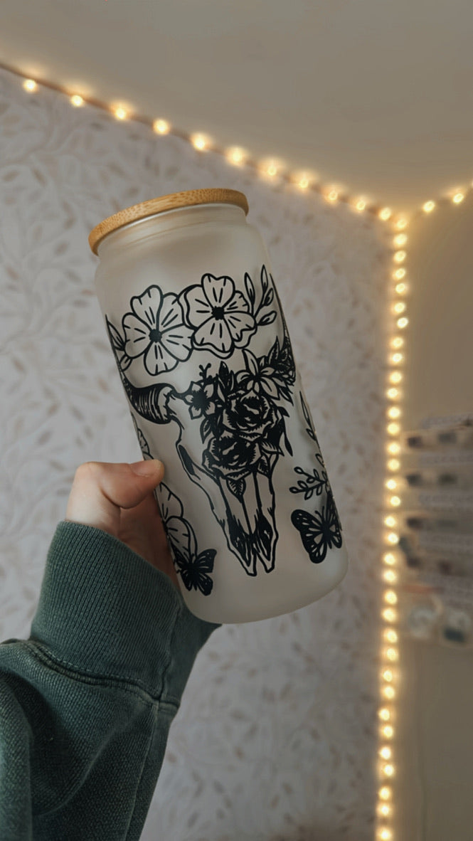 Floral Bull Skull | VINYL | 20 oz Libbey Can Glass with Bamboo Lid & Straw