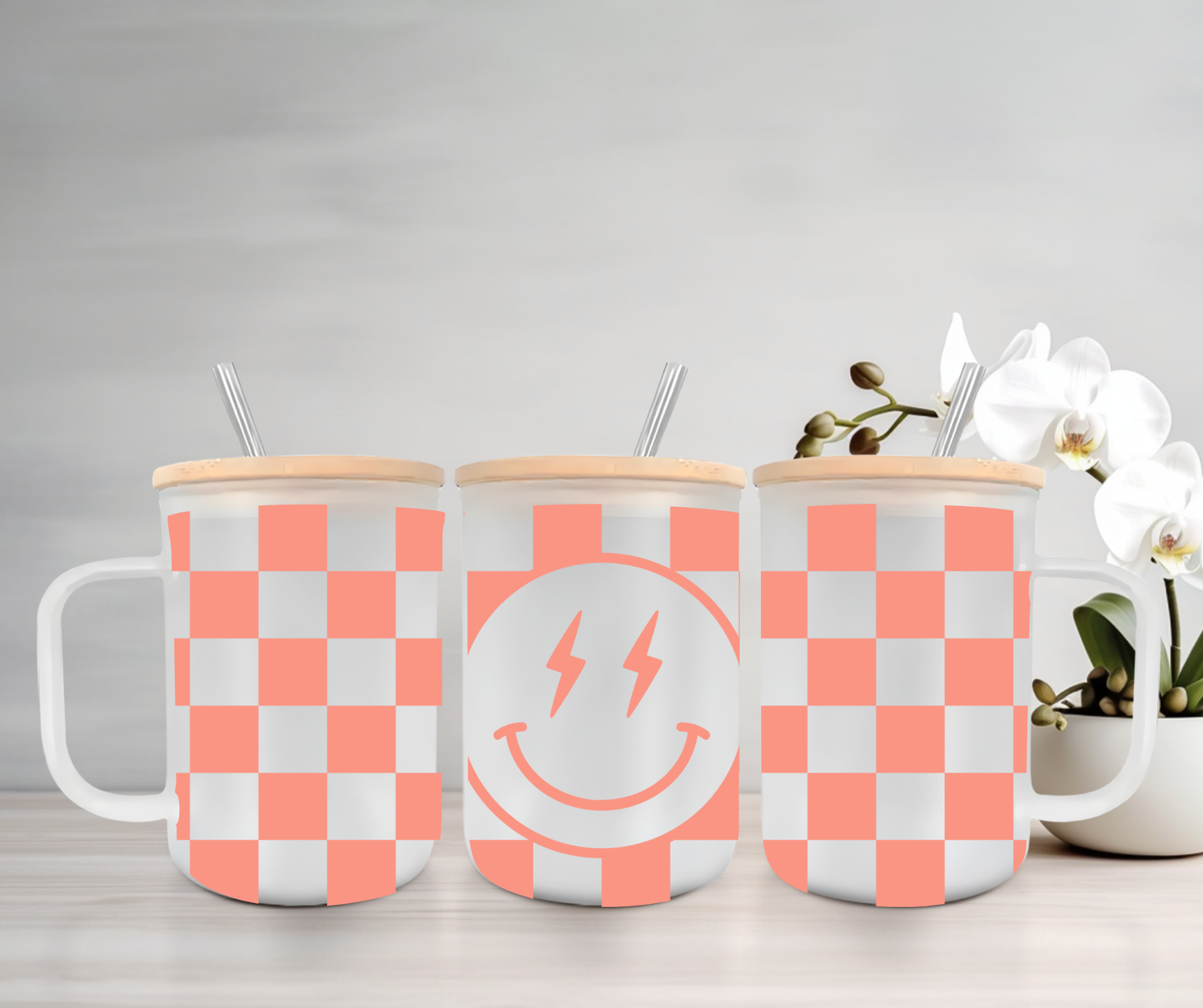 Checkered Smiley | UVDTF | 15oz Mug with Handle, Bamboo Lid & Straw