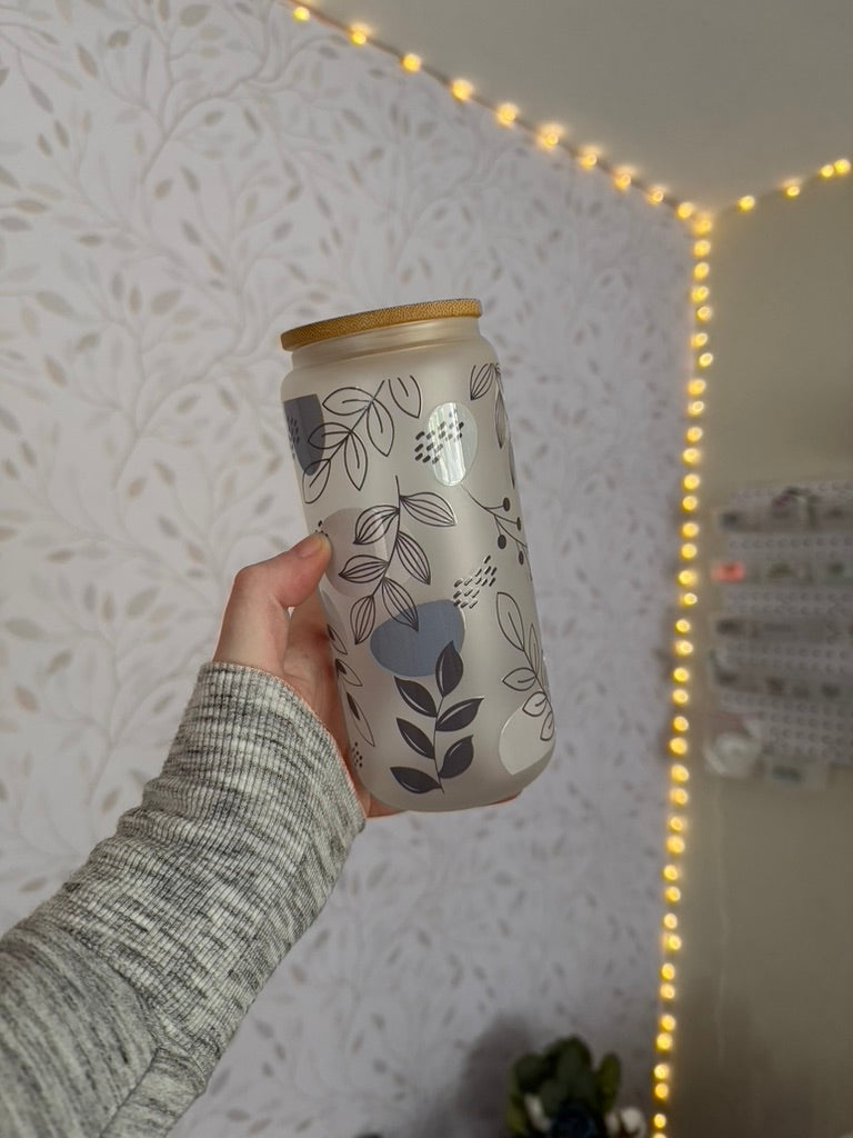 Boho Floral Line Art | UVDTF | 20 oz Libbey Can Glass with Bamboo Lid & Straw