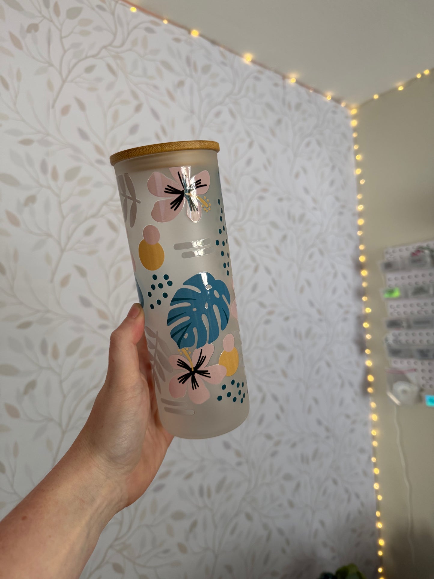 Hawaiian Floral | UVDTF | 25oz Skinny Glass Tumbler with Bamboo Lid & Straw
