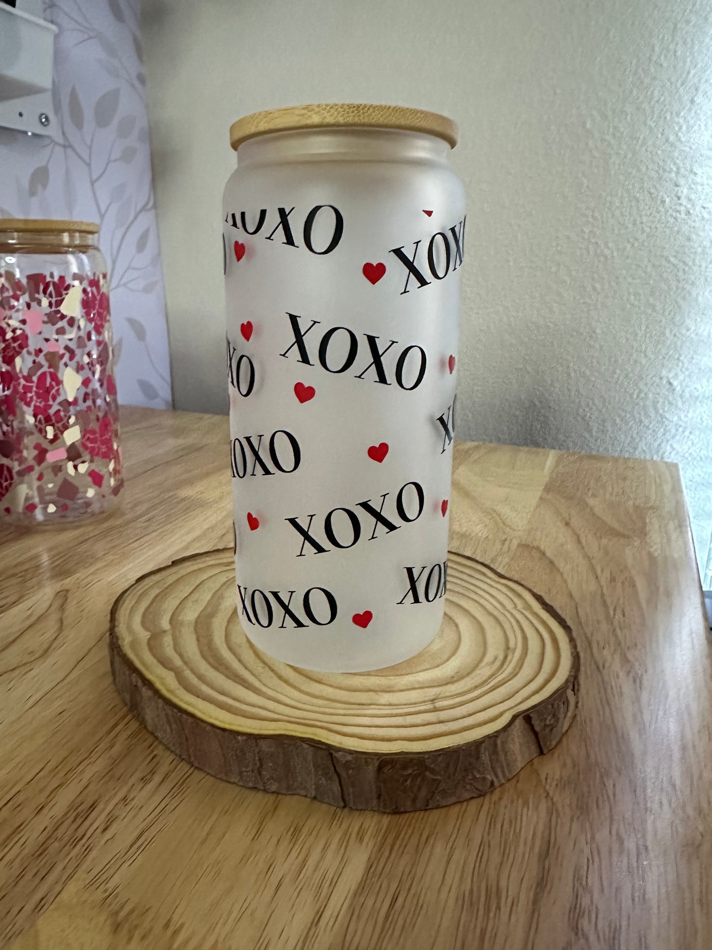 XOXO Hearts | VINYL | 20 oz Libbey Can Glass with Bamboo Lid & Straw