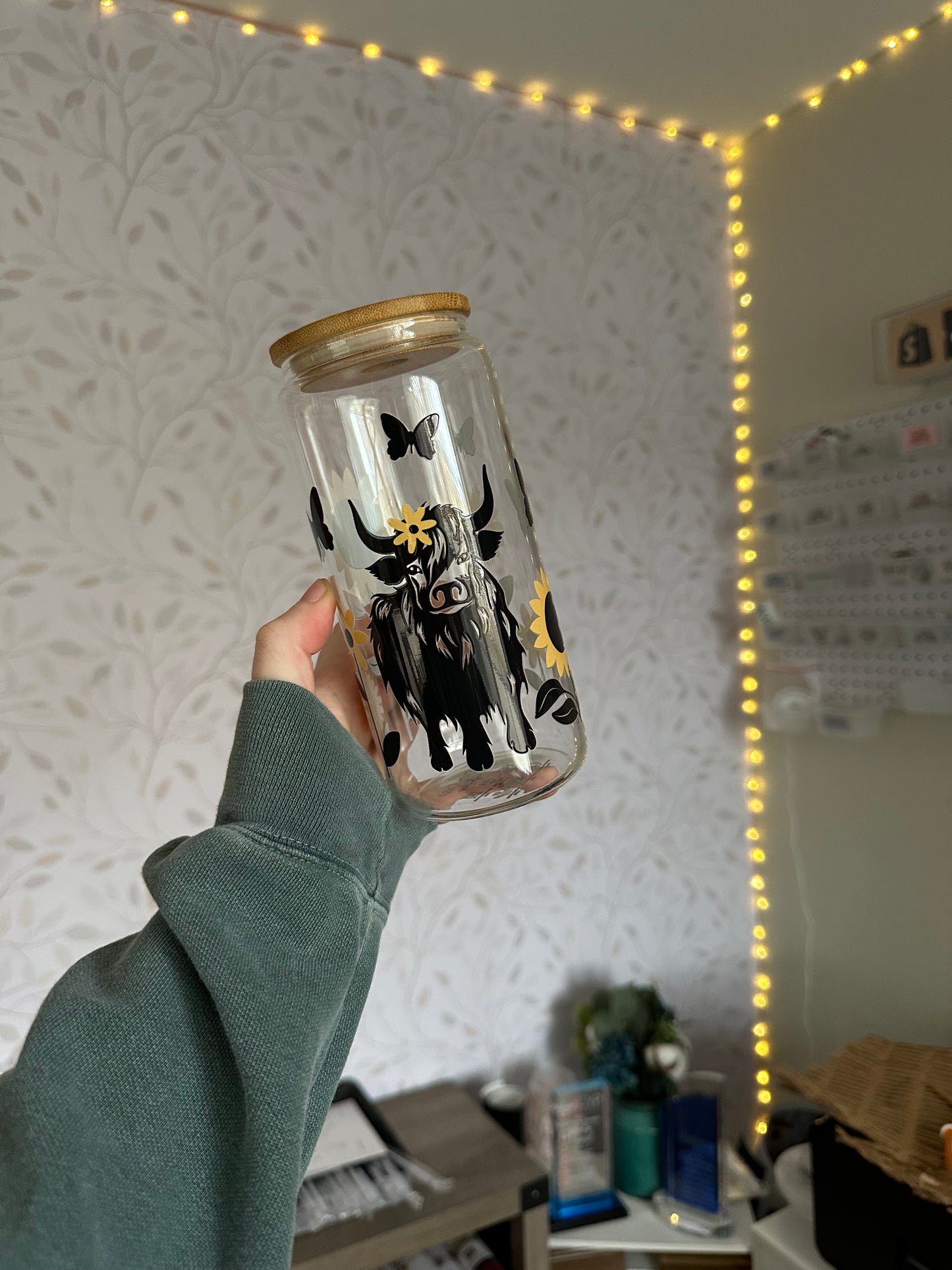 Highland Cow & Sunflowers | UVDTF | 20 oz Libbey Can Glass with Bamboo Lid & Straw