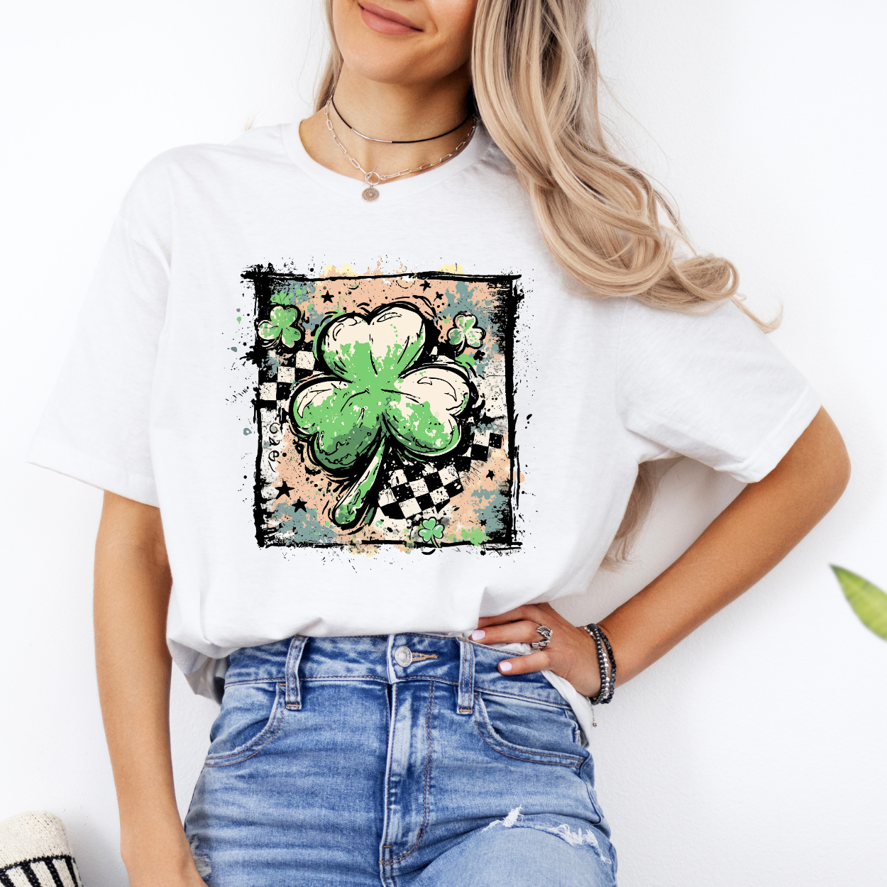 Grunge Clover | Unisex T-Shirt [GILDAN]
