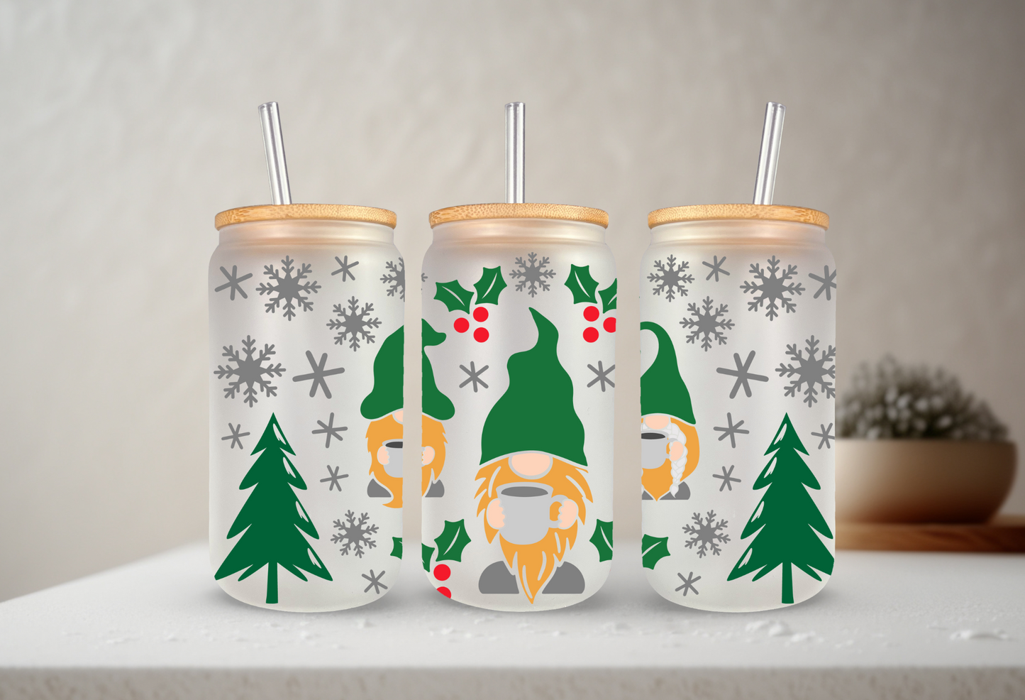 Christmas Gnomes | VINYL | 20 oz Libbey Can Glass with Bamboo Lid & Straw