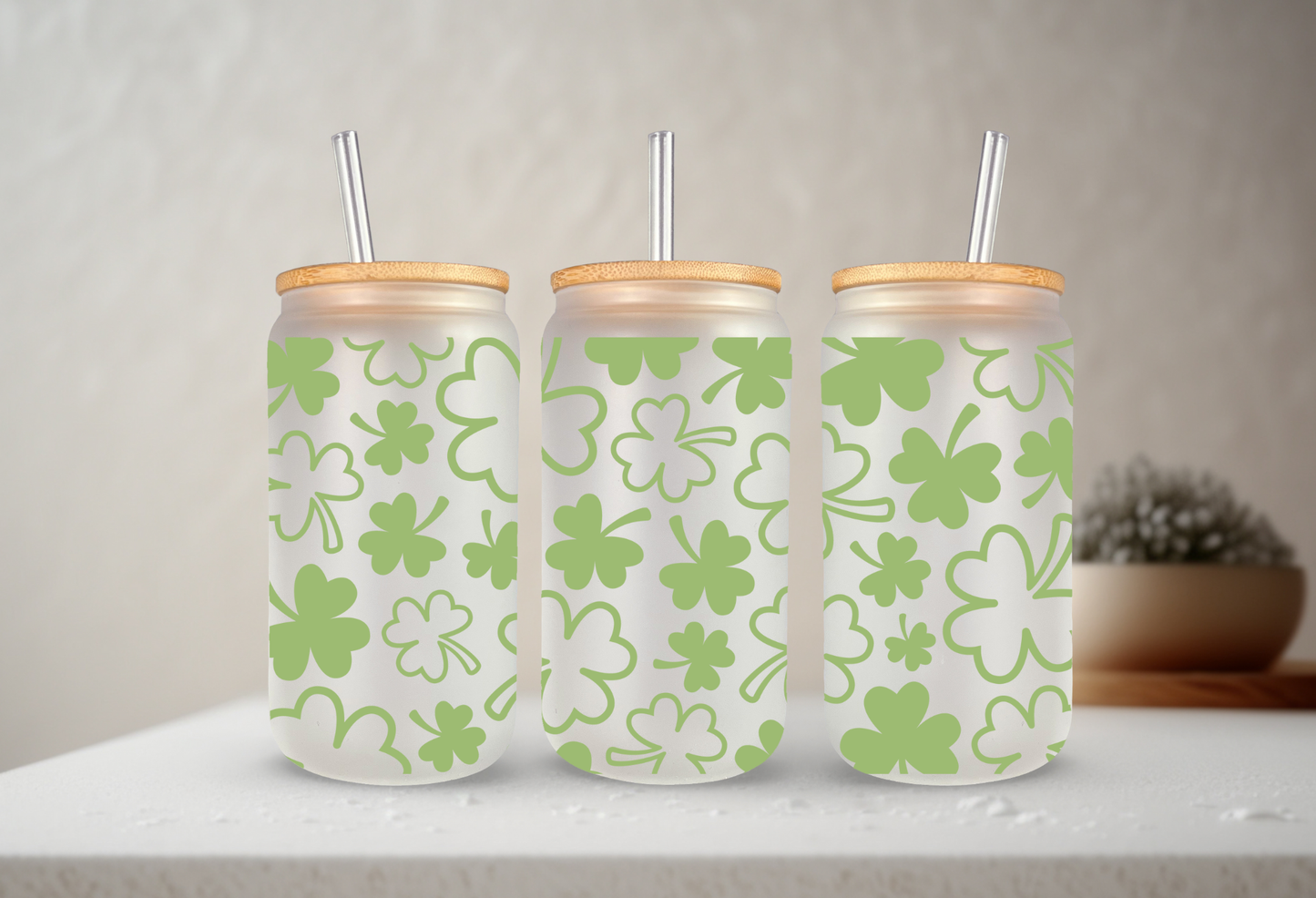 Clovers | VINYL | 20 oz Libbey Can Glass with Bamboo Lid & Straw