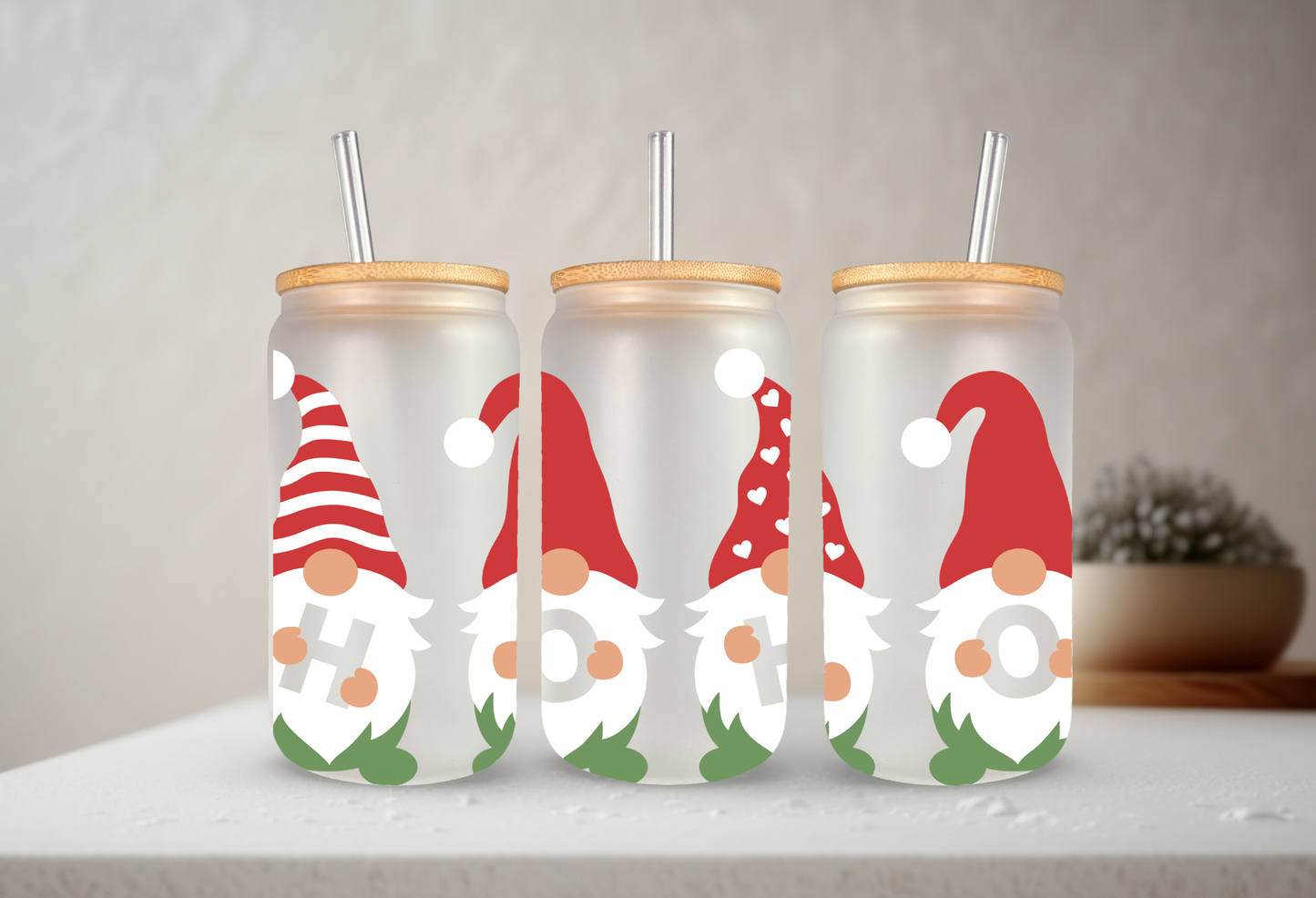 Festive Gnomes | VINYL | 20 oz Libbey Can Glass with Bamboo Lid & Straw