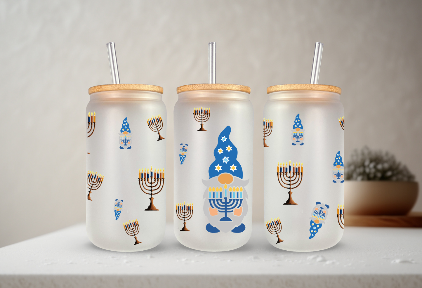 Hanukkah Gnome | VINYL | 20 oz Libbey Can Glass with Bamboo Lid & Straw