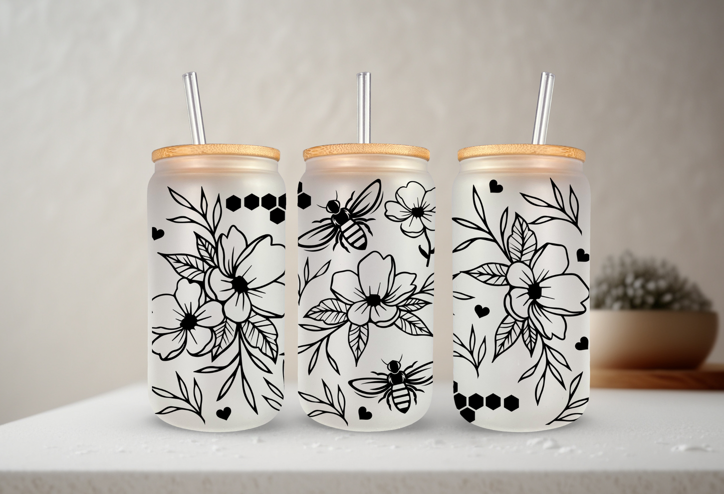 Flowers and Bees | VINYL | 20 oz Libbey Can Glass with Bamboo Lid & Straw