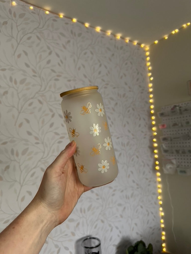 Honey Bee & Daisy | UVDTF | 20 oz Libbey Can Glass with Bamboo Lid & Straw